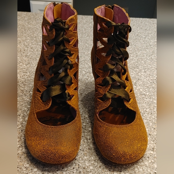 Anthropologie leather retro style ankle boots by Gee Wawa 9 - Picture 2 of 13
